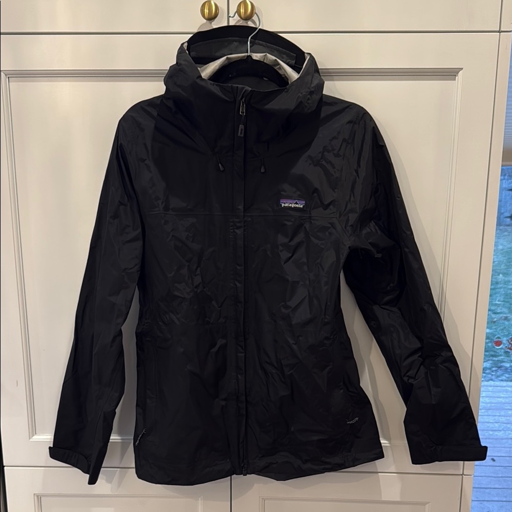 Women’s Patagonia Rain Jacket Shell - Size Medium